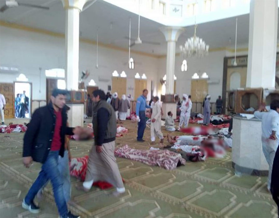 Nạn nhân nằm la liệt sau vụ tấn công đẫm máu nhất lịch sử Ai Cập